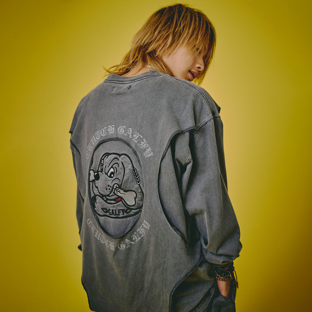 穴の向こうにわんちゃんロンTee 153058