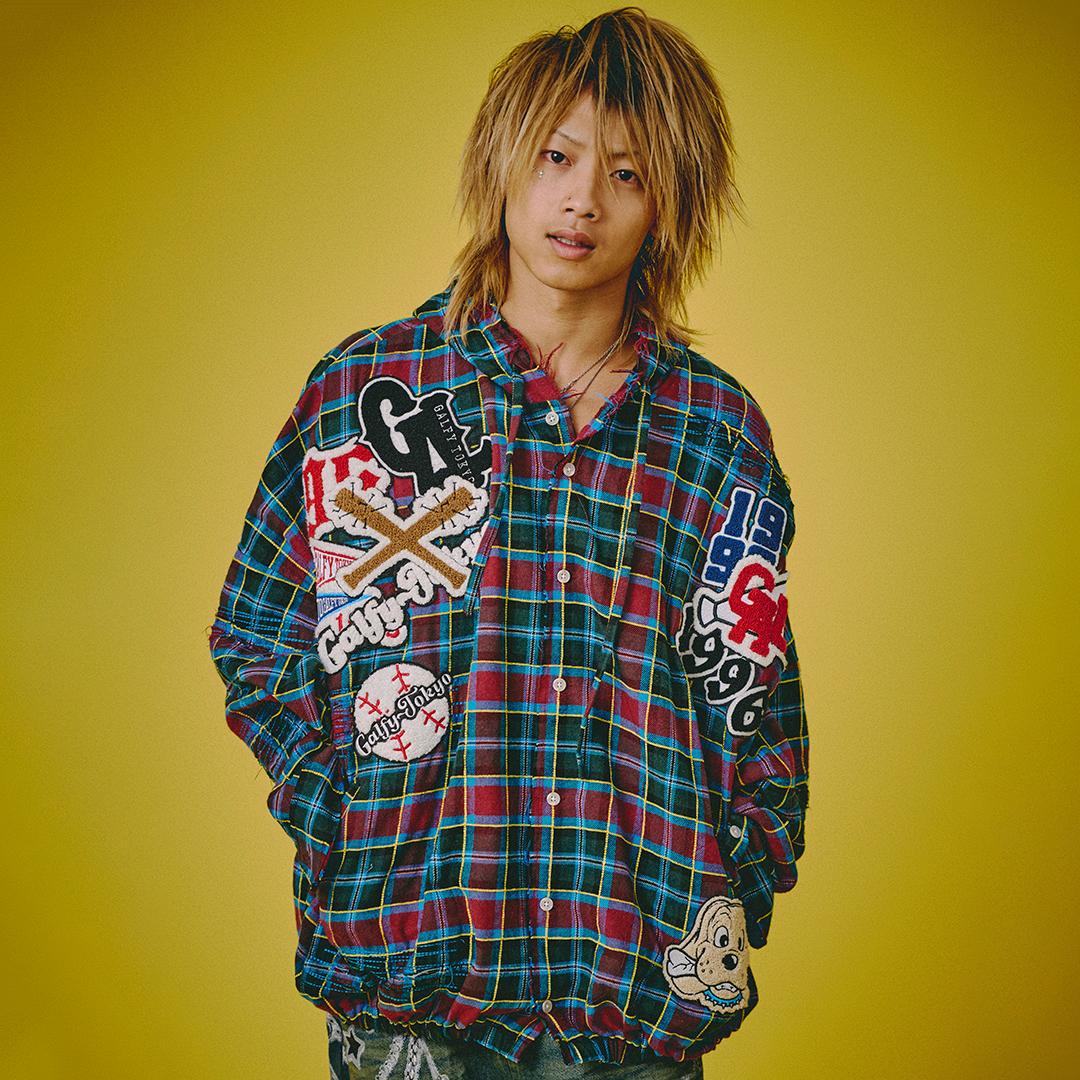 [予約品]【11月末頃までにお届け予定】ワッペンだらけチェックパーカー 153075