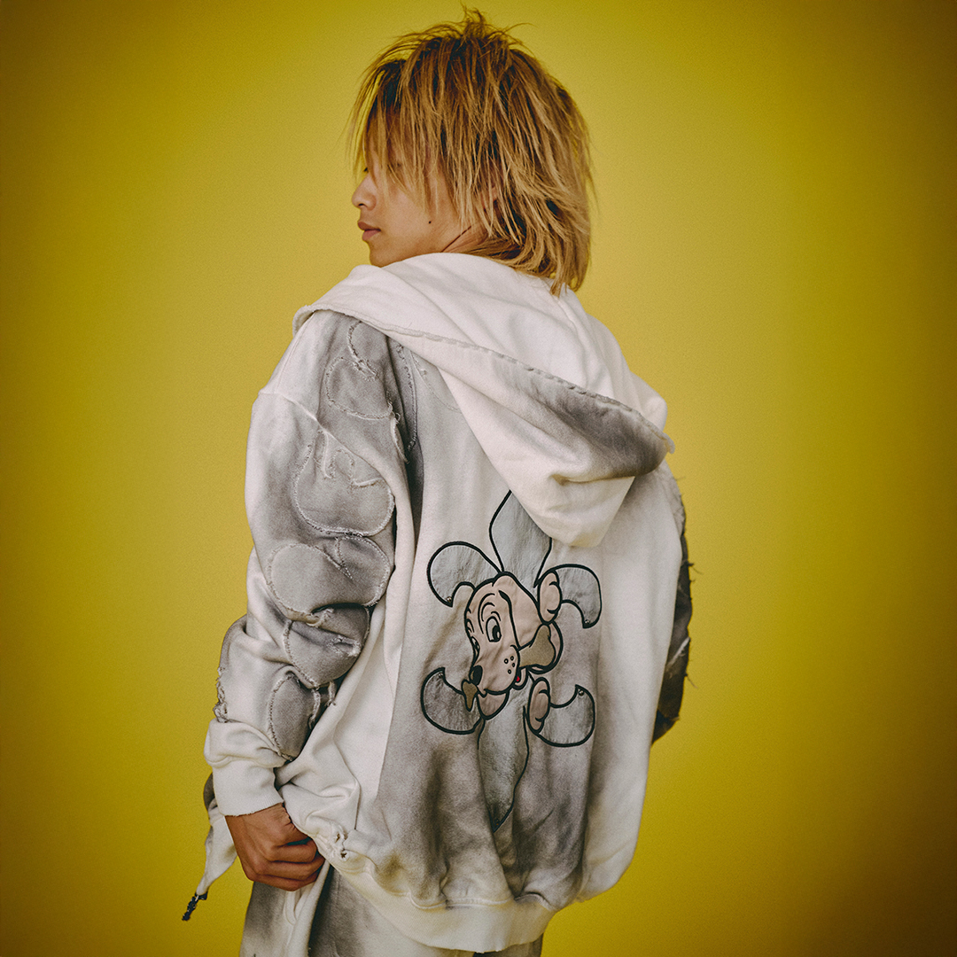 [予約品]【11月末頃までにお届け予定】ぼろぼろロゴ百合の紋パーカー 153080